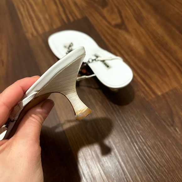 Manolo Blahnik White Thong Metal/Jeweled Heels Size 36.5 - Picture 9 of 12